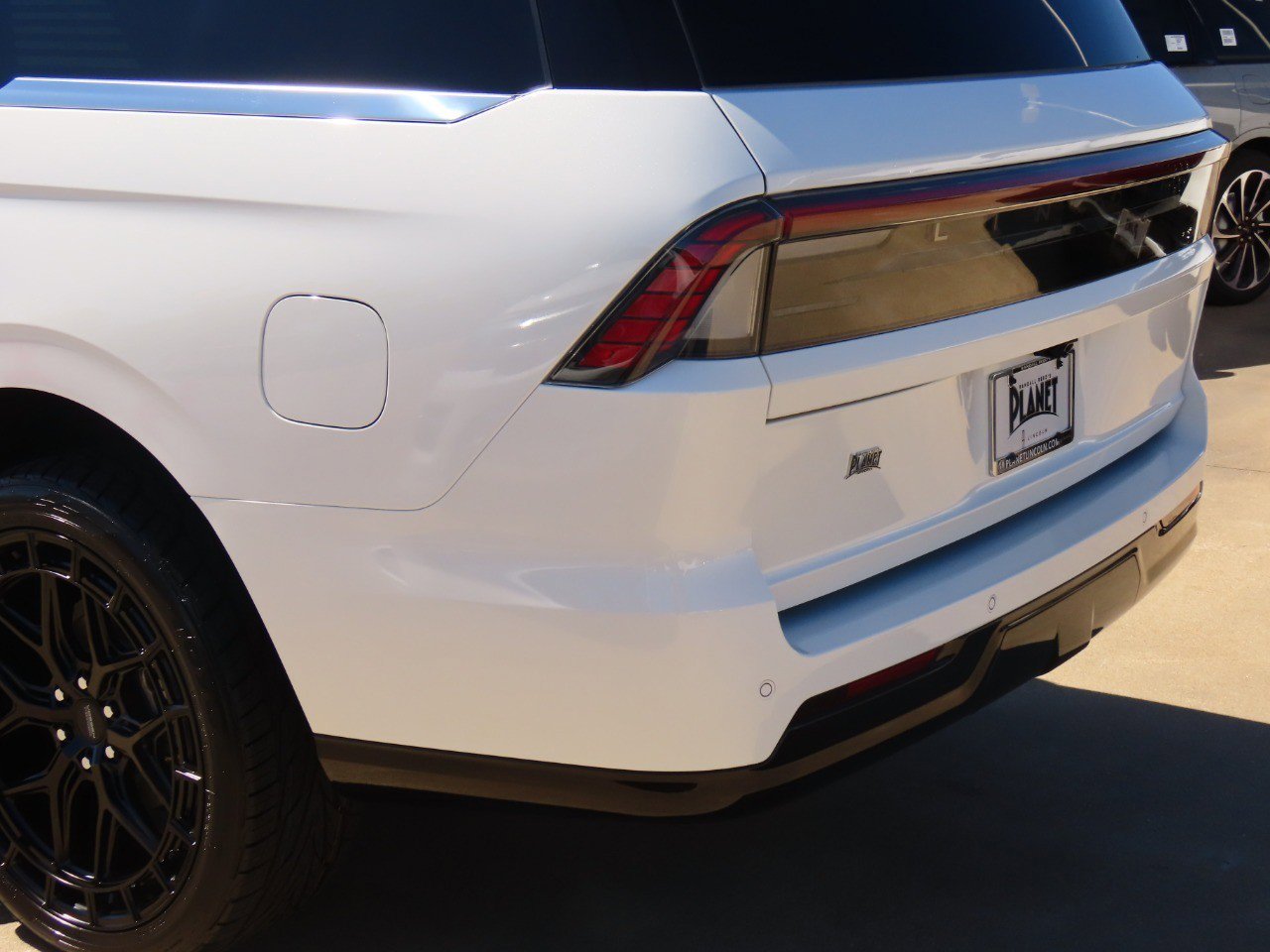 New 2026 Lincoln Navigator Premiere image 14