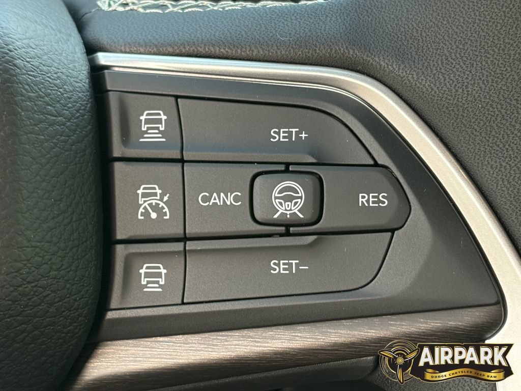 New 2026 Jeep Grand Cherokee Limited w/ Limited Altitude Package AWD/4WD image 22