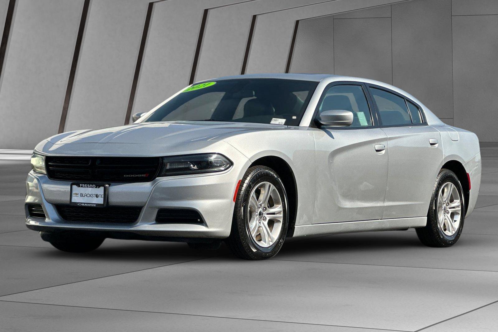Used 2021 Dodge Charger SXT w/ Leather Interior Group image 8