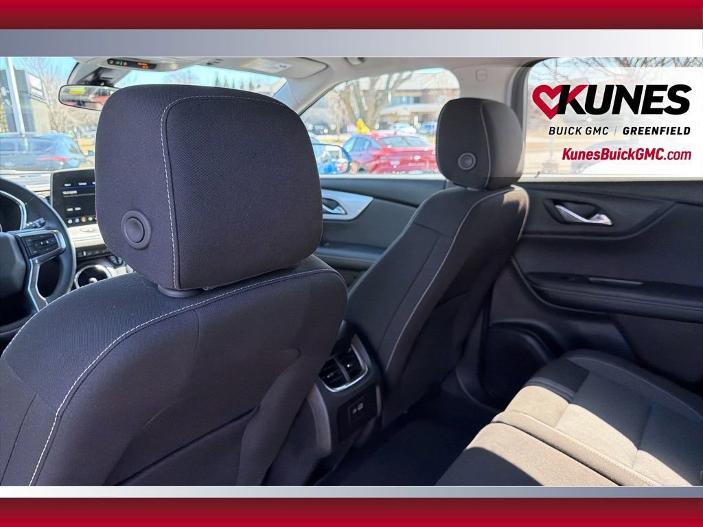 Used 2025 Chevrolet Blazer LT FWD image 39