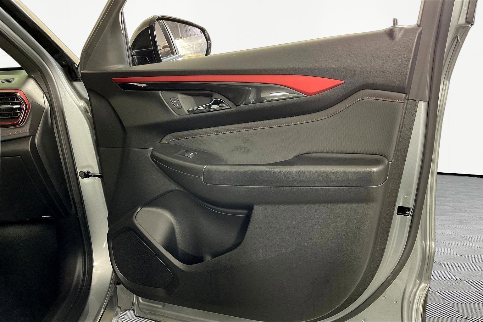 Used 2025 Chevrolet TrailBlazer RS w/ Driver Confidence Package FWD image 26