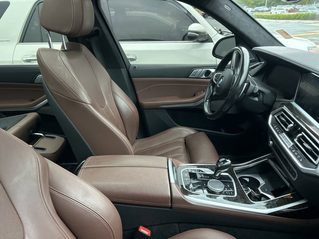 Used 2021 BMW X7 xDrive40i w/ M Sport Package AWD/4WD image 4