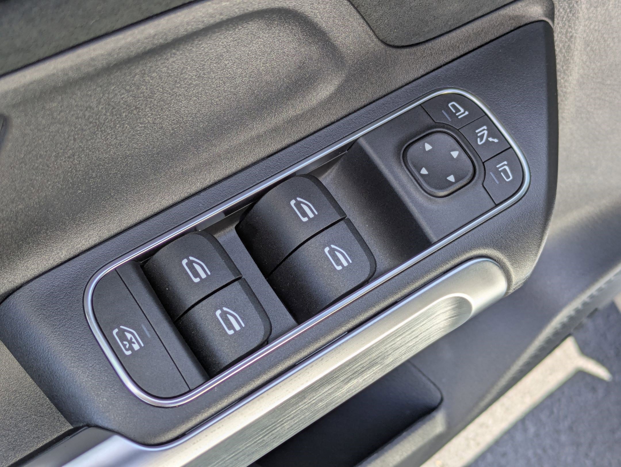 New 2026 Mercedes-Benz GLB 250 image 16