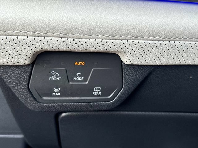 Used 2024 Volkswagen Atlas Cross Sport SEL Premium R-Line AWD/4WD image 29