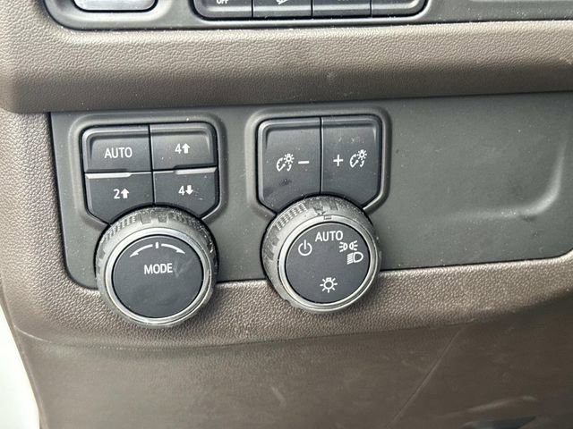 Used 2024 Chevrolet Tahoe Z71 w/ Luxury Package AWD/4WD image 27