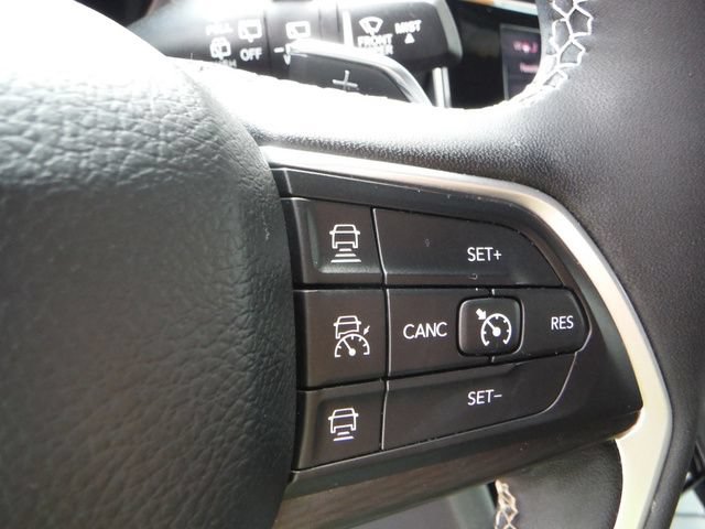 Used 2023 Jeep Grand Cherokee L Laredo AWD/4WD image 39