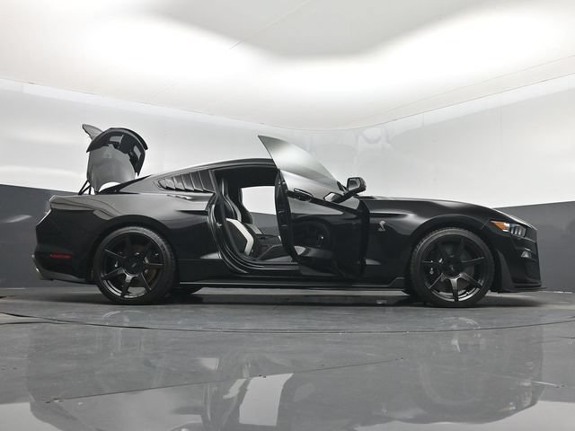 Used 2021 Ford Mustang Shelby GT500 w/ Technology Package RWD image 7