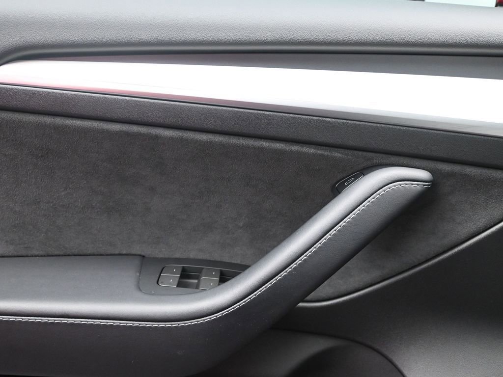 Used 2023 Tesla Model 3 Standard Range image 17