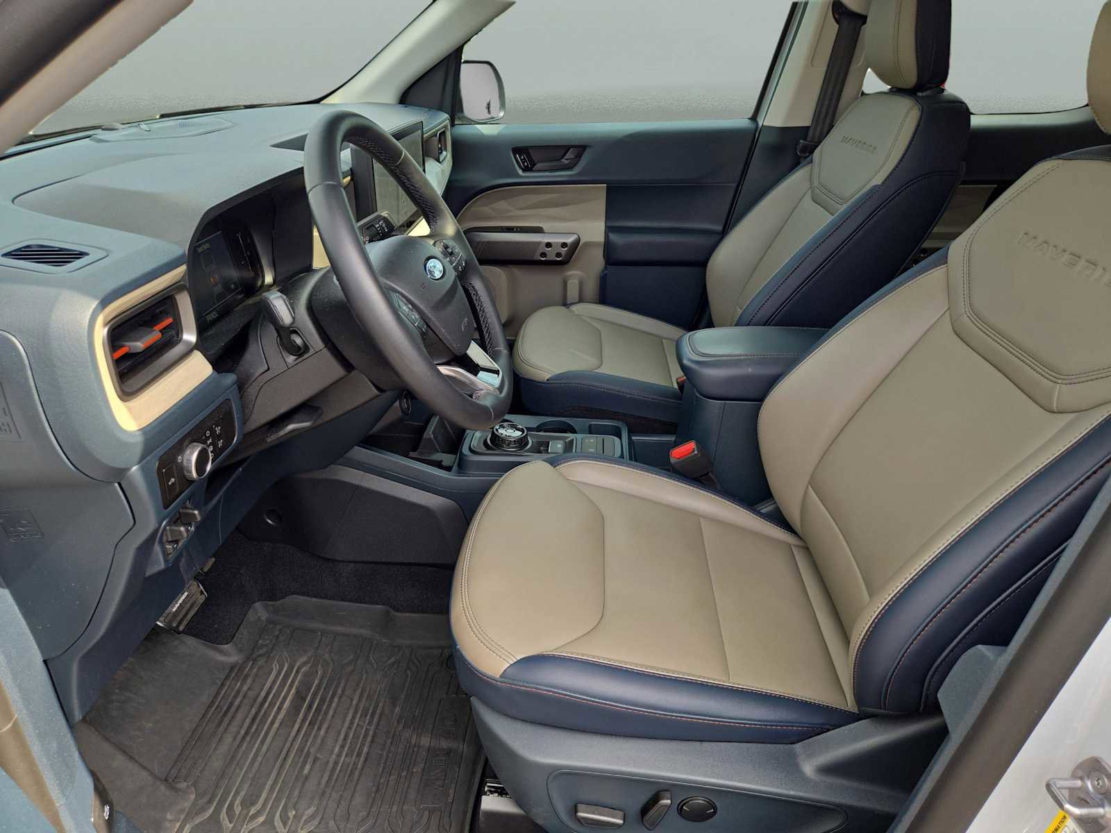 Used 2025 Ford Maverick Lariat w/ 4K Tow Package image 22