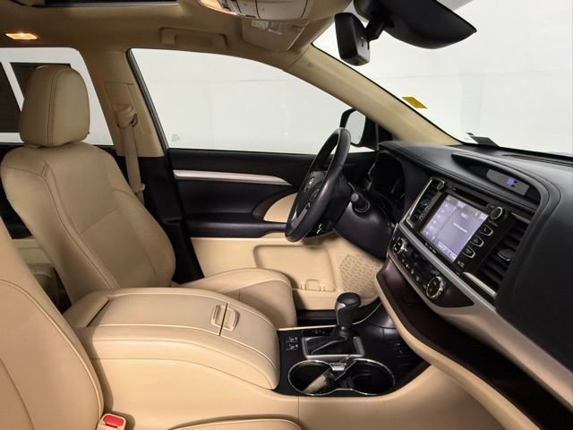 Used 2019 Toyota Highlander XLE FWD image 50