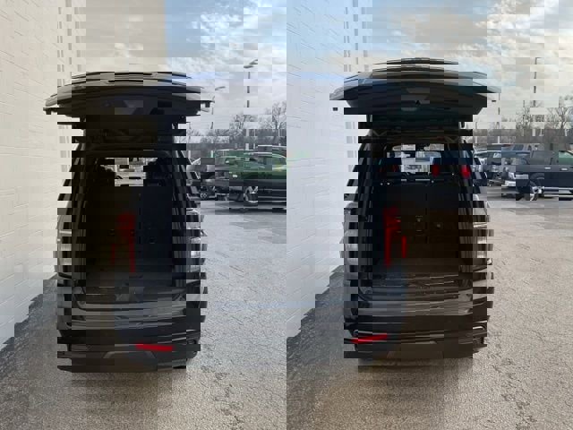 Used 2023 Chevrolet Tahoe Z71 w/ Luxury Package image 8