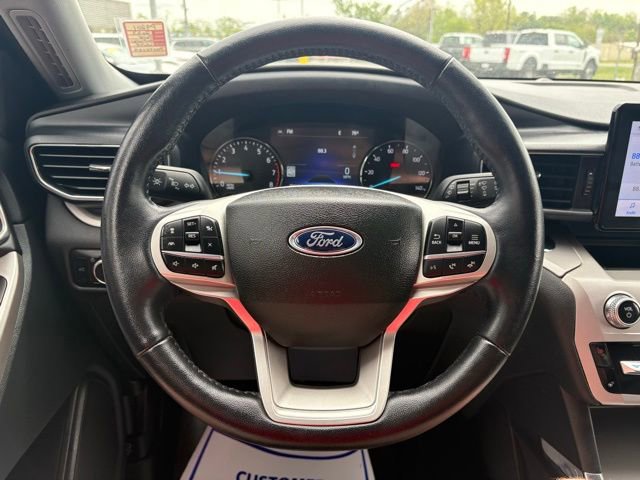 Used 2023 Ford Explorer XLT w/ Equipment Group 202A AWD/4WD image 16