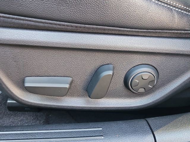 Used 2022 Genesis G70 2.0T image 12