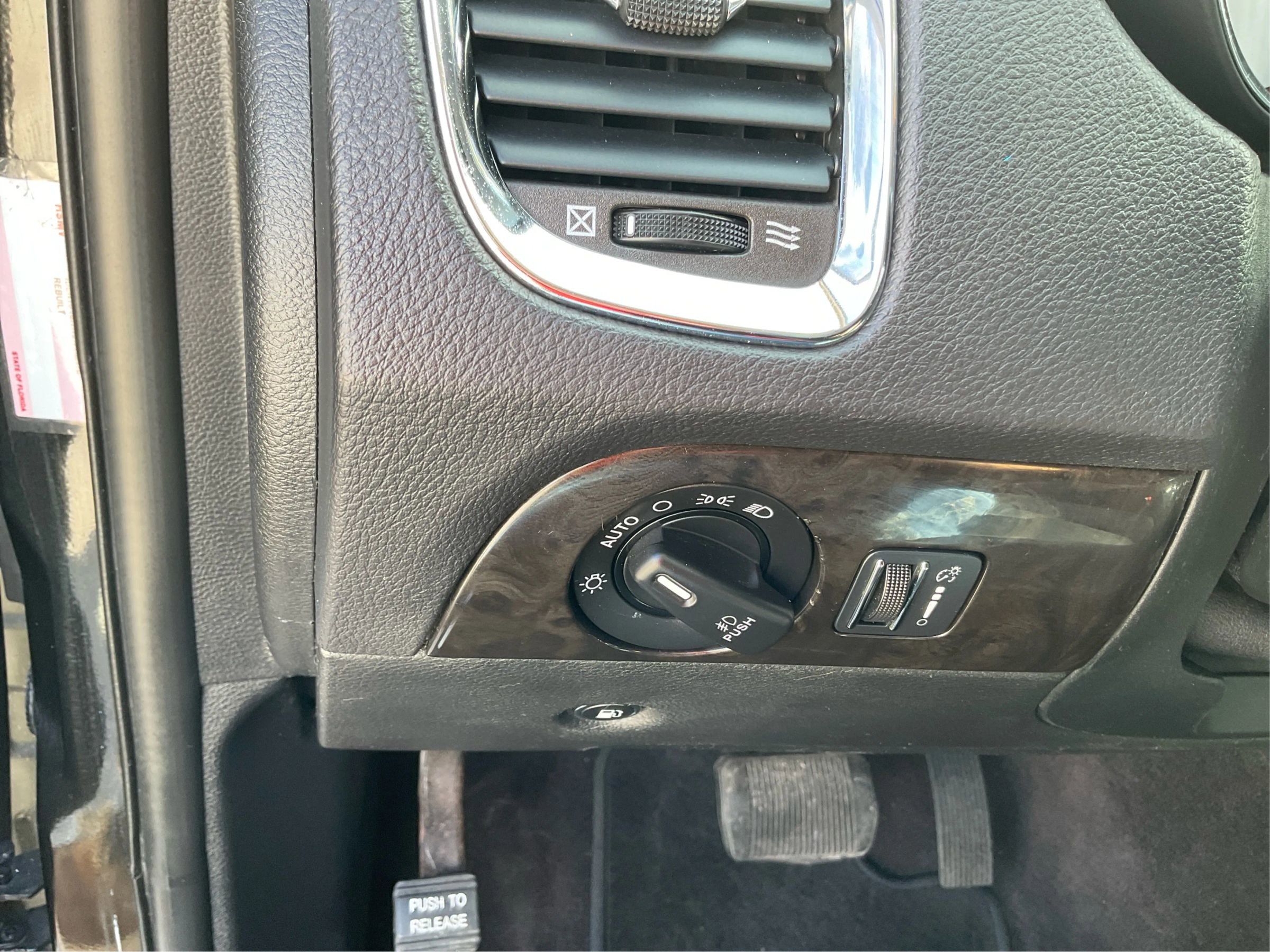 Used 2016 Dodge Durango Limited w/ Nav & Power Liftgate Group image 18