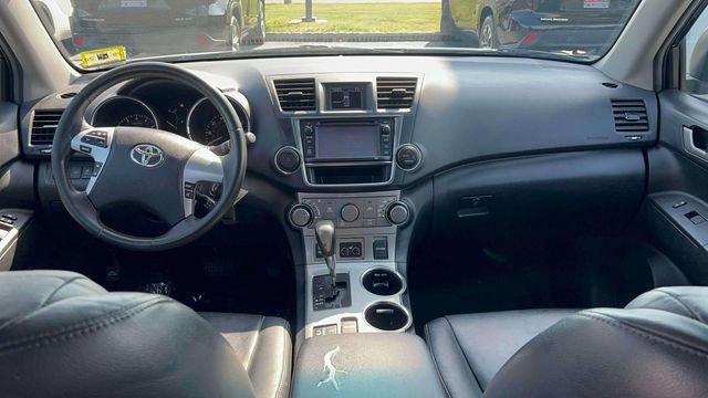Used 2013 Toyota Highlander SE AWD/4WD image 28