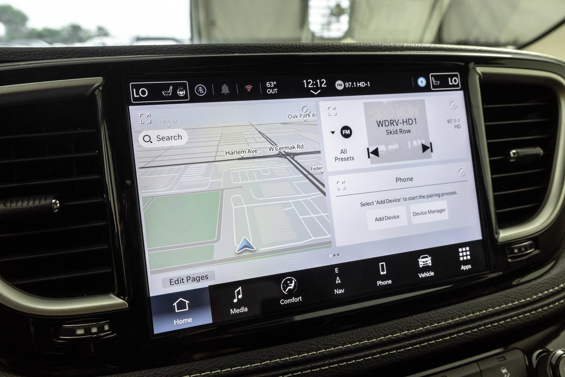 Used 2024 Chrysler Pacifica Limited FWD image 30