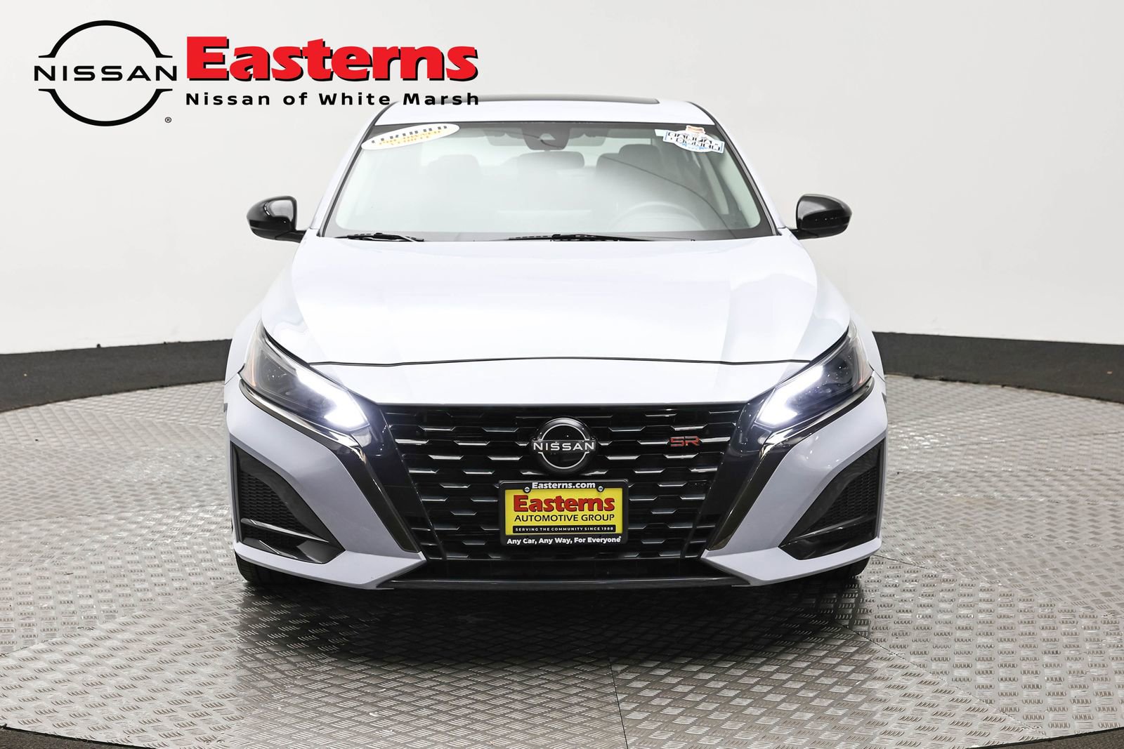 Used 2023 Nissan Altima 2.5 SR w/ SR Premium Package FWD image 2
