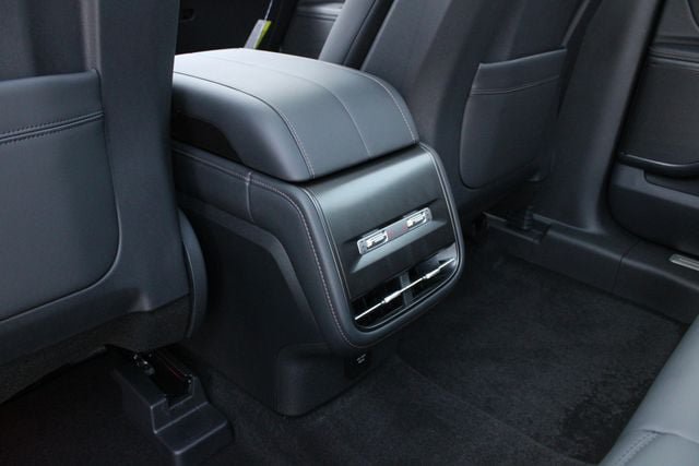 New 2026 Lincoln Nautilus Reserve w/ Jet Appearance Package AWD/4WD image 25