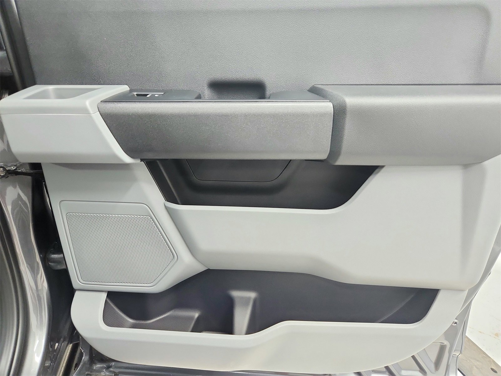 New 2025 Ford F250 XL w/ XL Chrome Package image 39