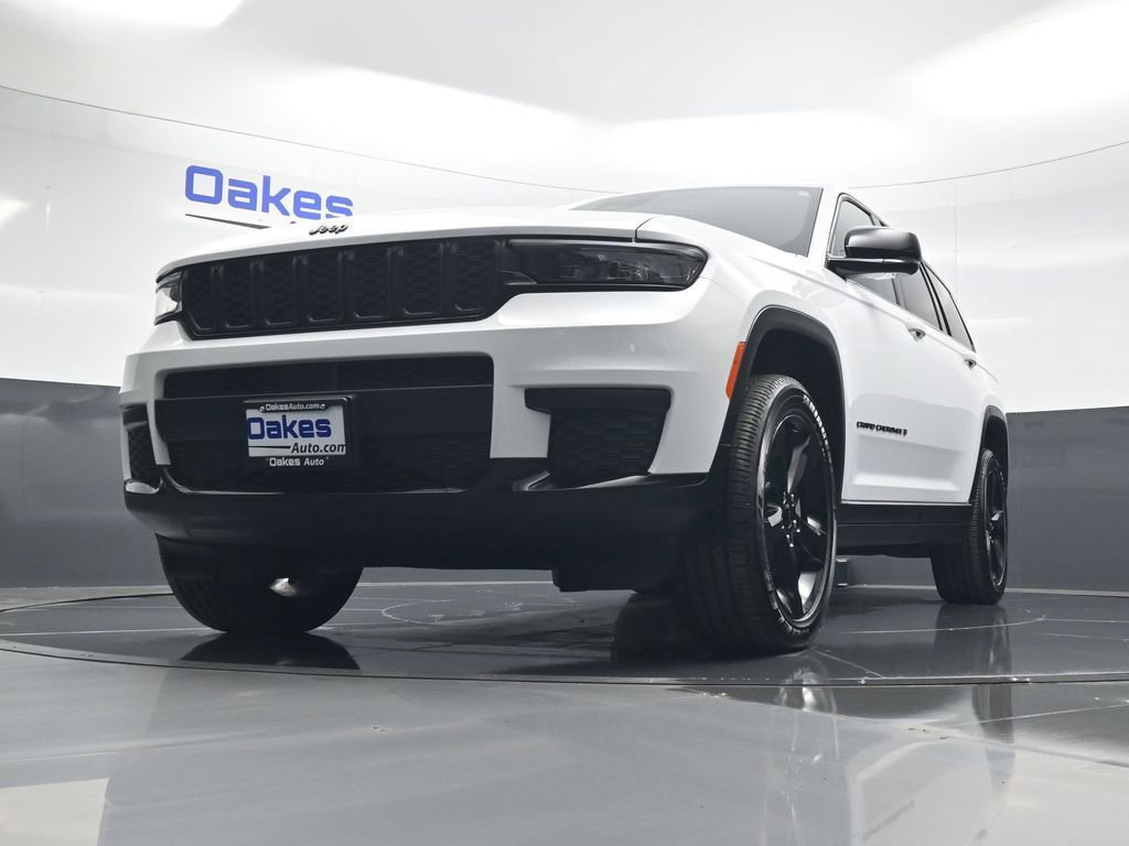 Used 2025 Jeep Grand Cherokee L Altitude image 42