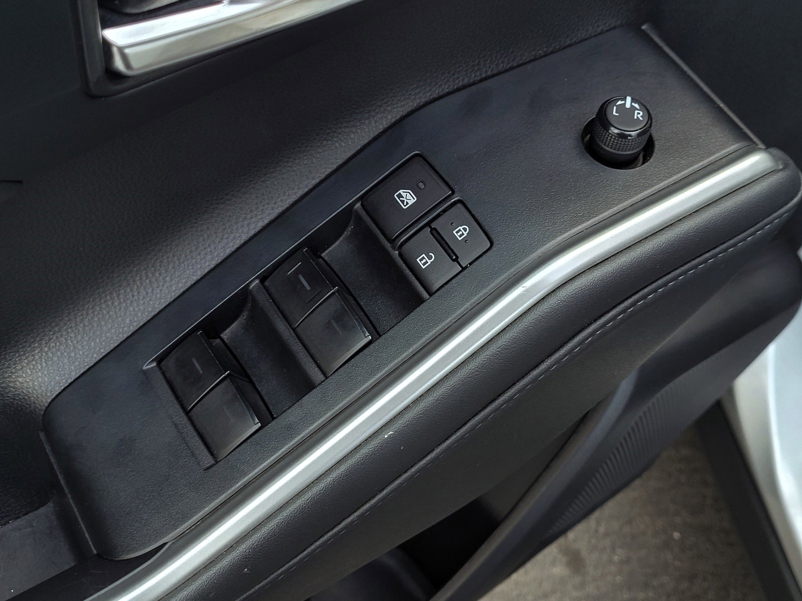 Certified 2022 Toyota Highlander XLE image 9