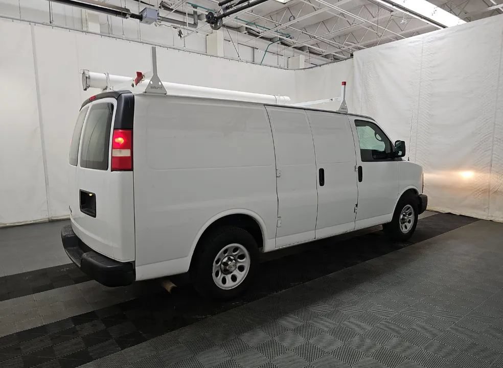 Used 2013 Chevrolet Express 1500 RWD image 2