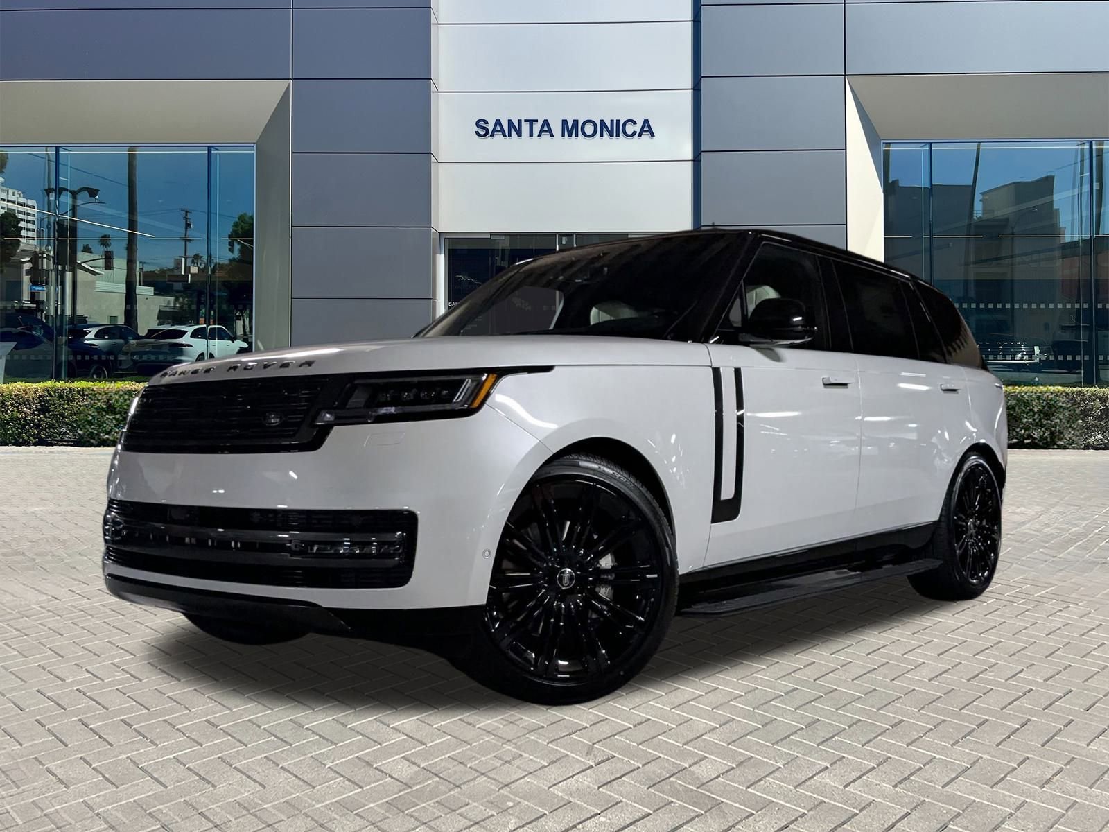 New 2025 Land Rover Range Rover Long Wheelbase SE