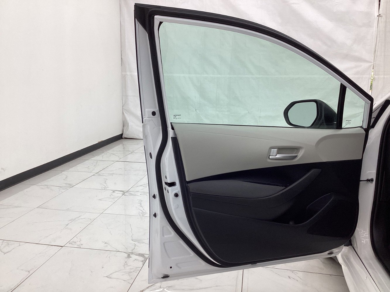 Used 2023 Toyota Corolla SE FWD image 18