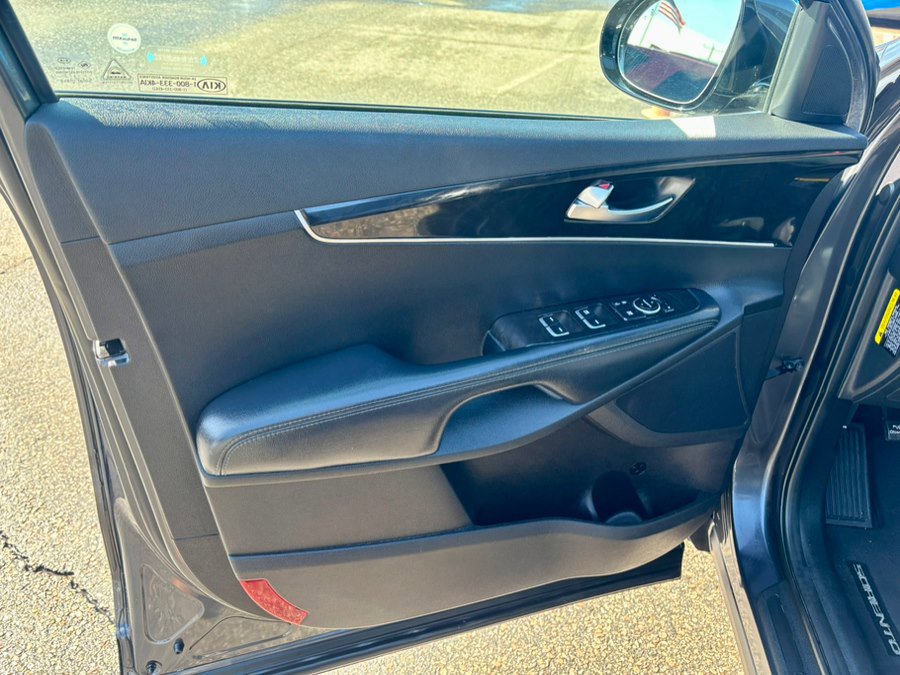 Used 2018 Kia Sorento LX w/ LX V6 Convenience Package image 9