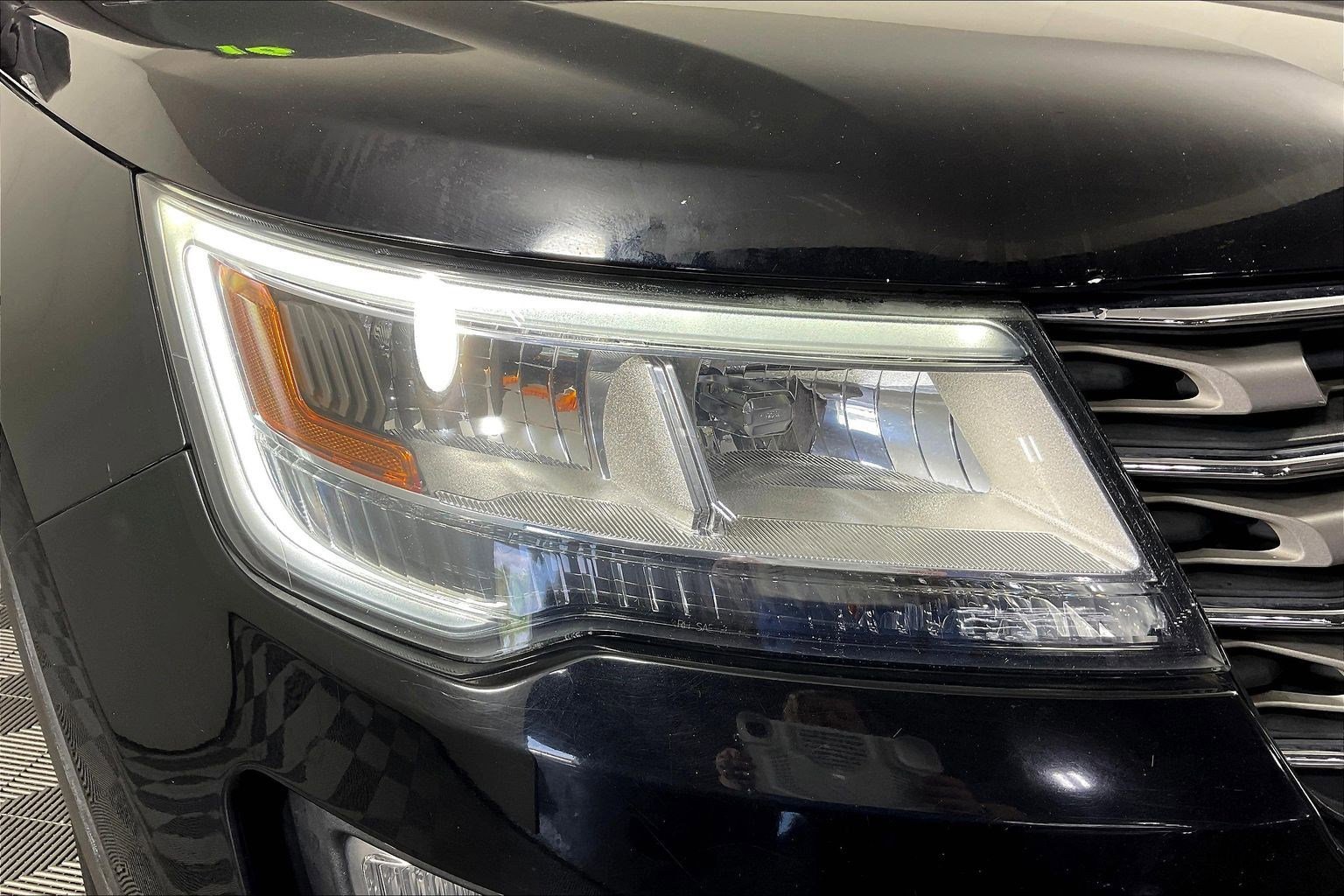 Used 2016 Ford Explorer XLT w/ Equipment Group 202A image 32