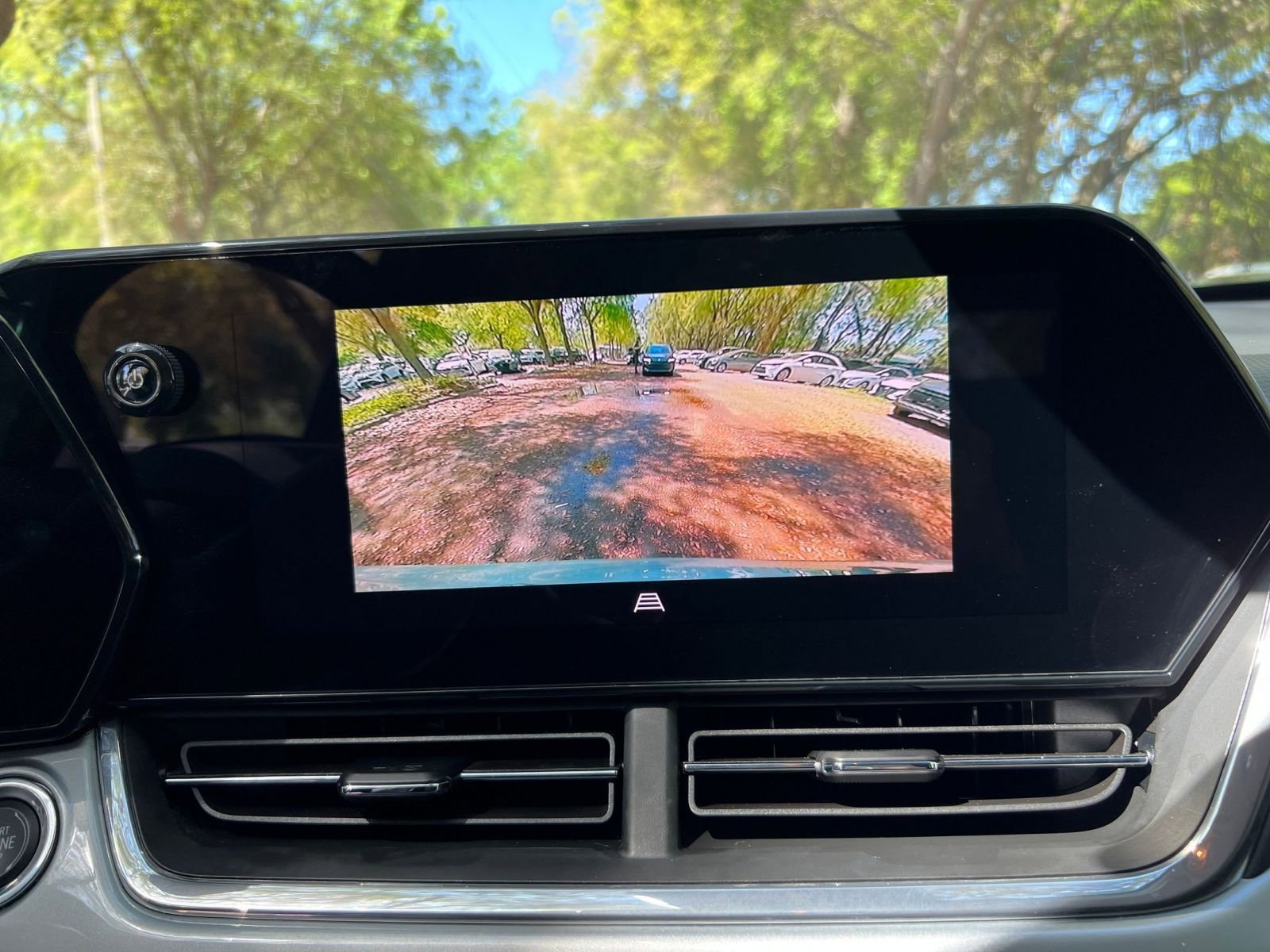 Used 2025 Chevrolet Trax LT w/ LT Convenience Package image 21