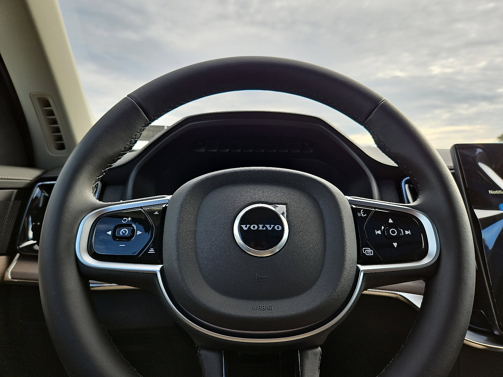 New 2026 Volvo XC90 T8 Plus image 18