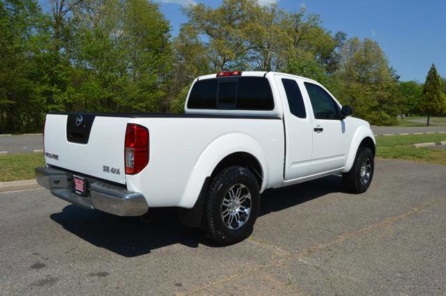 Used 2010 Nissan Frontier SE AWD/4WD image 7