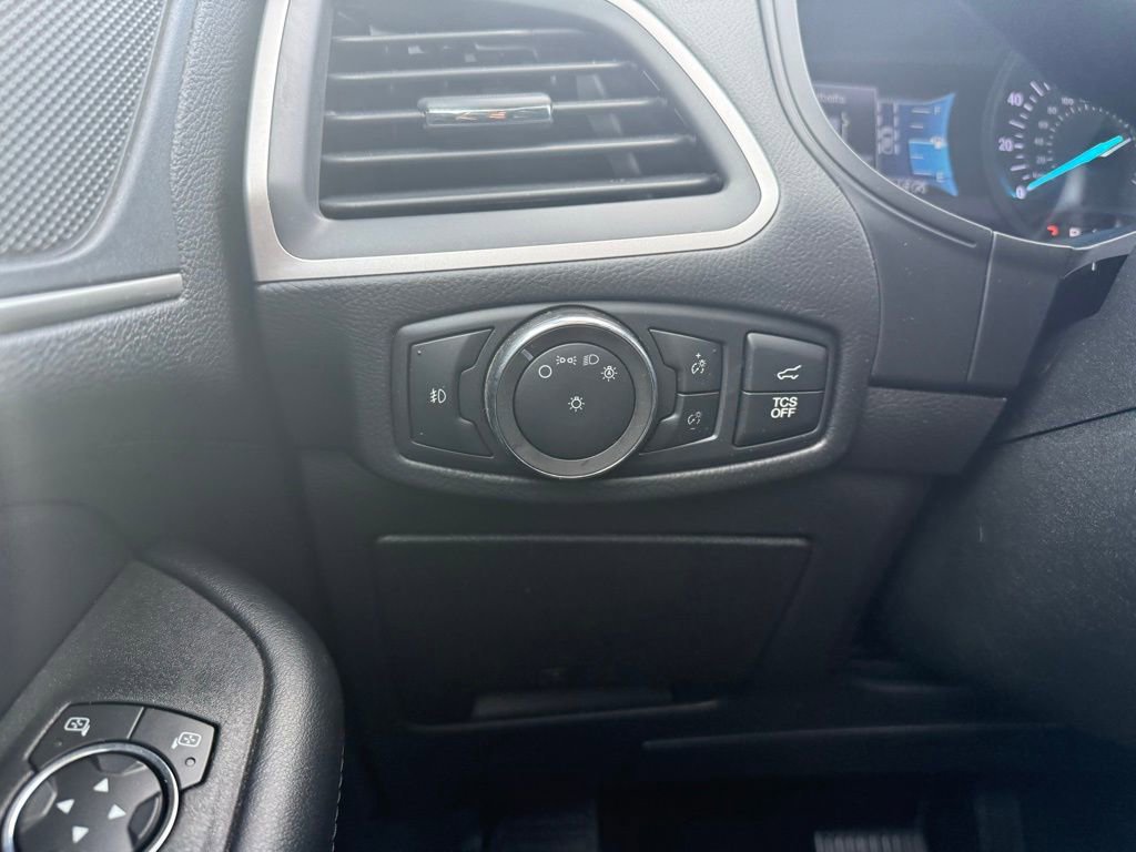 Used 2022 Ford Edge SEL w/ Convenience Package image 18