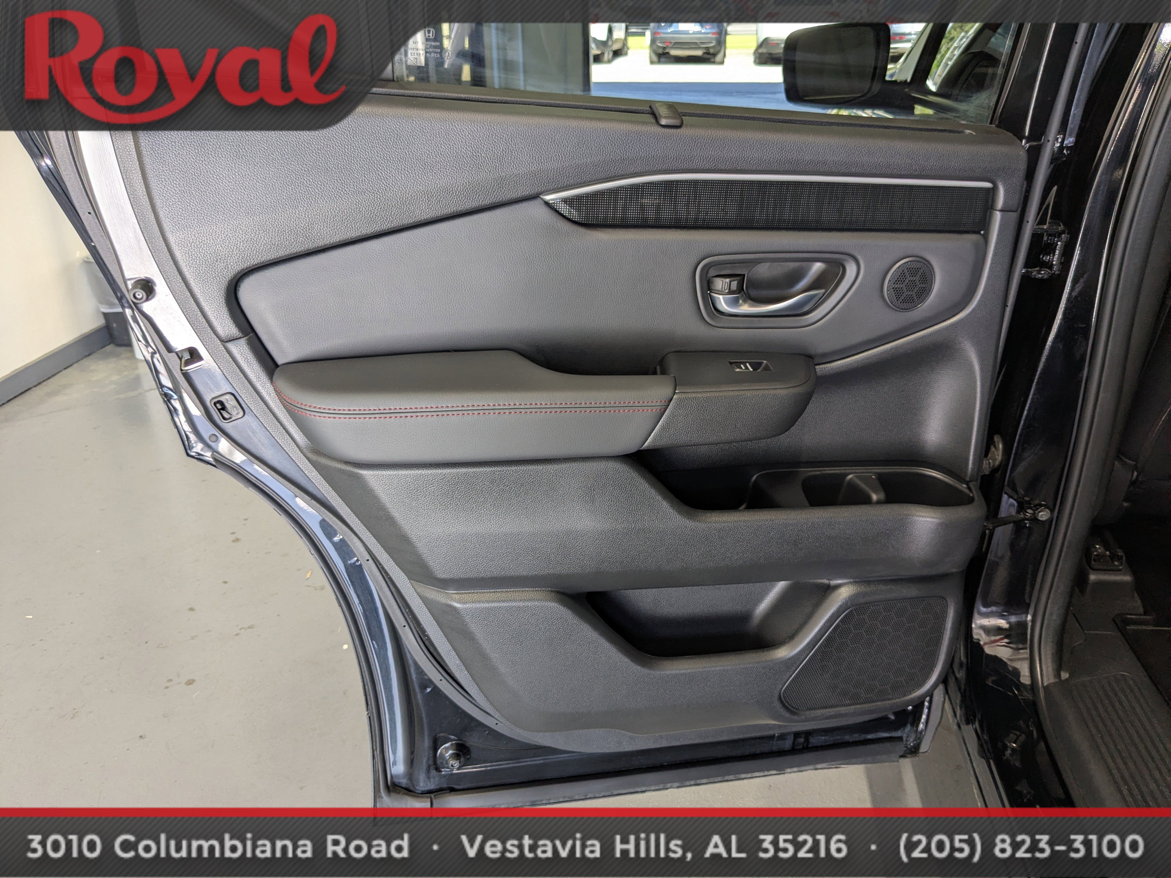 Used 2025 Honda Pilot Black Edition image 15