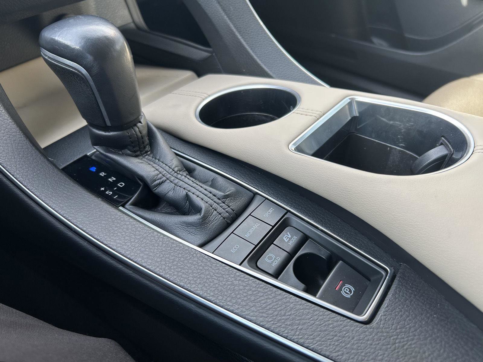 Used 2020 Toyota Avalon Limited image 20