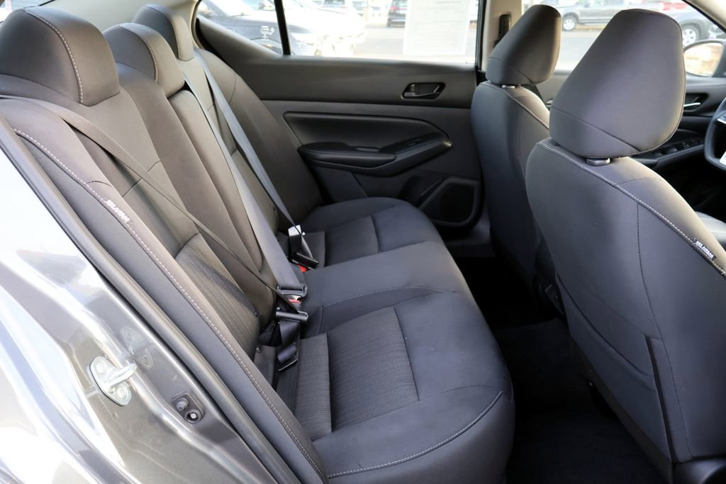Used 2025 Nissan Altima 2.5 SV FWD image 19