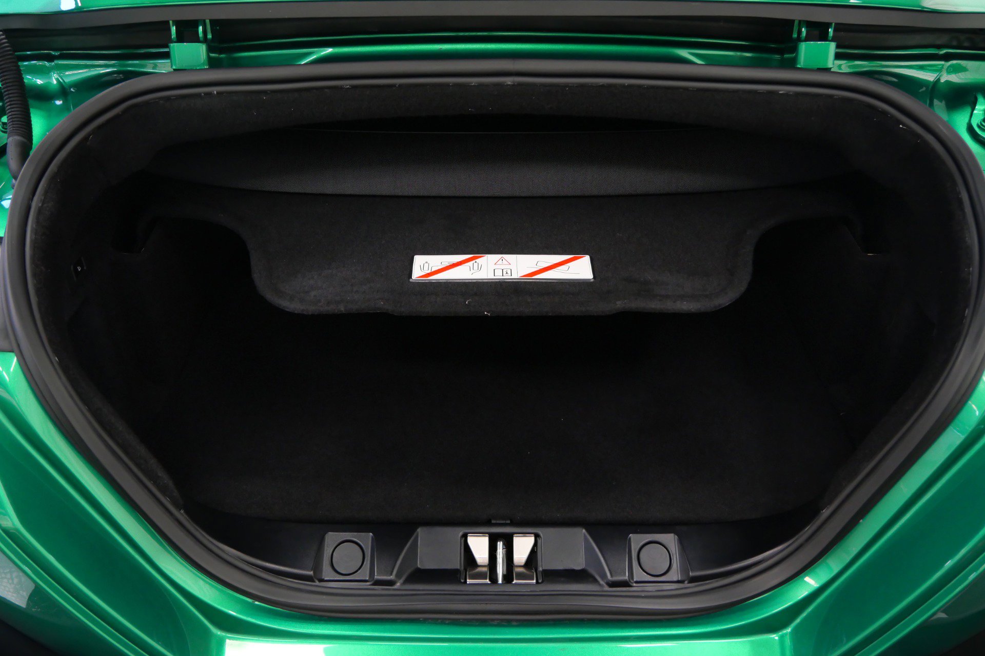 Used 2024 Ferrari Roma Spider image 16