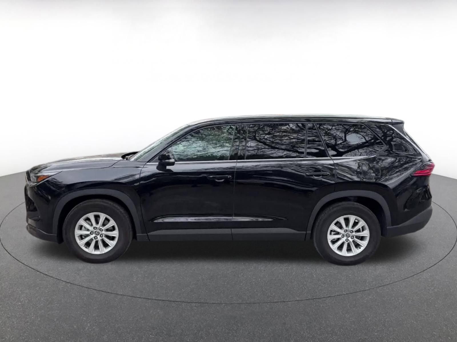 Used 2025 Toyota Grand Highlander FWD image 9