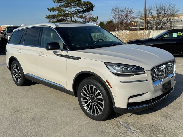 Used 2022 Lincoln Aviator Reserve w/ Equipment Group 201A image 6
