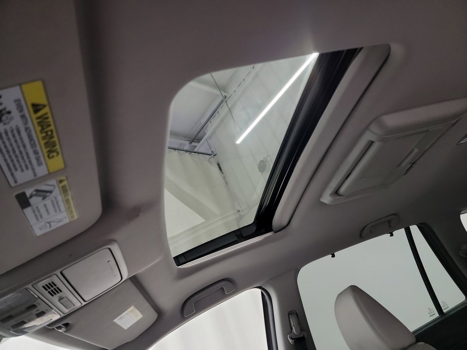 Used 2016 Honda Pilot Touring image 24