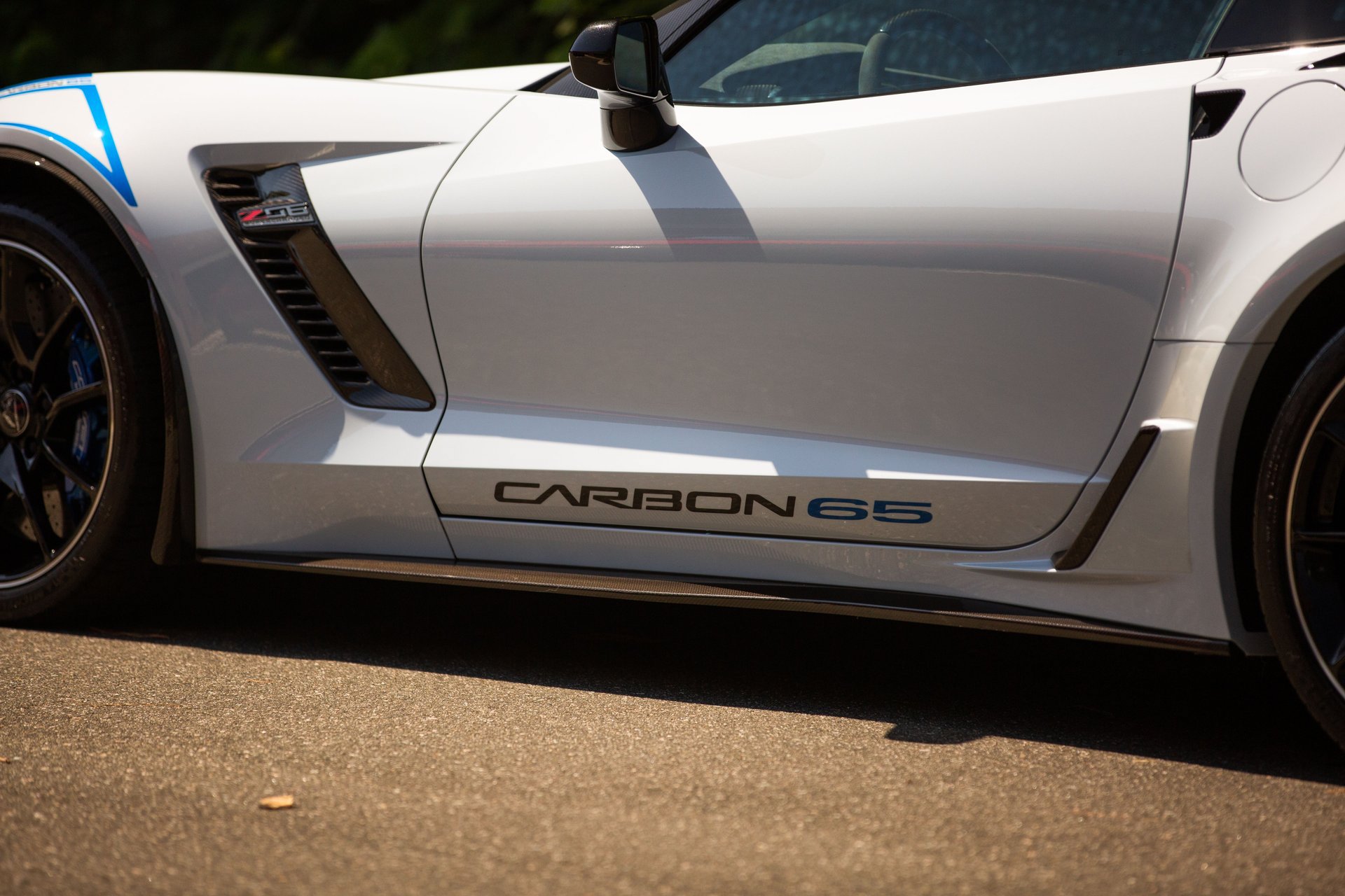 Used 2018 Chevrolet Corvette Z06 w/ Carbon 65 Edition RWD image 16