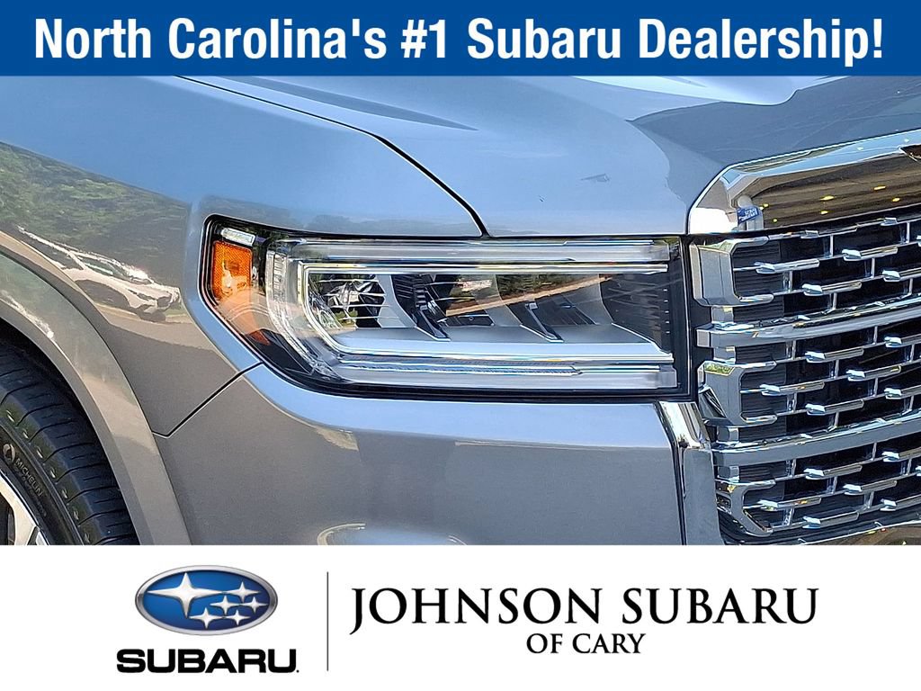 Used 2021 GMC Acadia Denali w/ Denali Technology Package FWD image 30