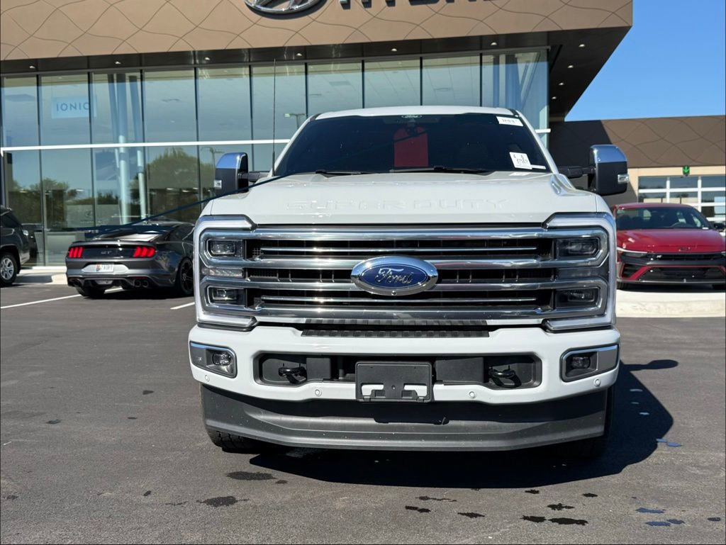 Used 2025 Ford F250 Platinum w/ Platinum Plus Package image 2