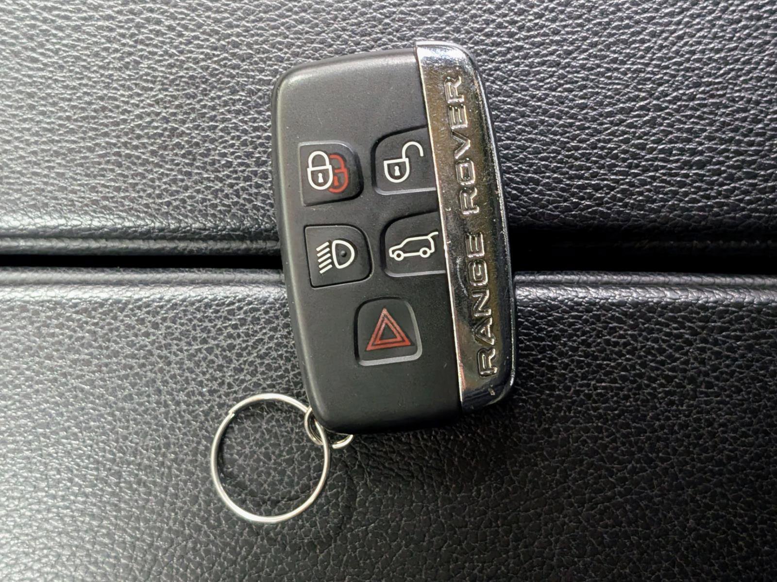 Used 2018 Land Rover Range Rover Velar S AWD/4WD image 39