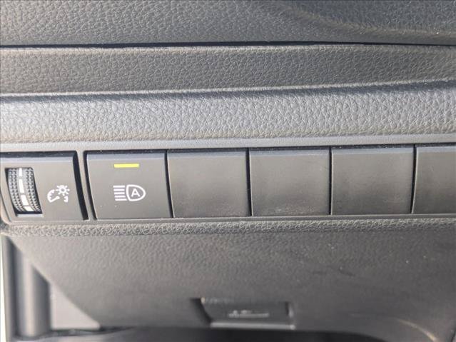 Used 2025 Toyota Corolla LE FWD image 10