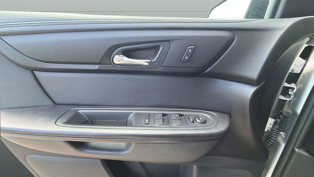 Used 2016 GMC Acadia SLE image 25