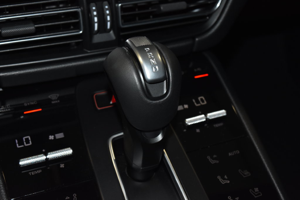 Certified 2026 Porsche Macan AWD/4WD image 18