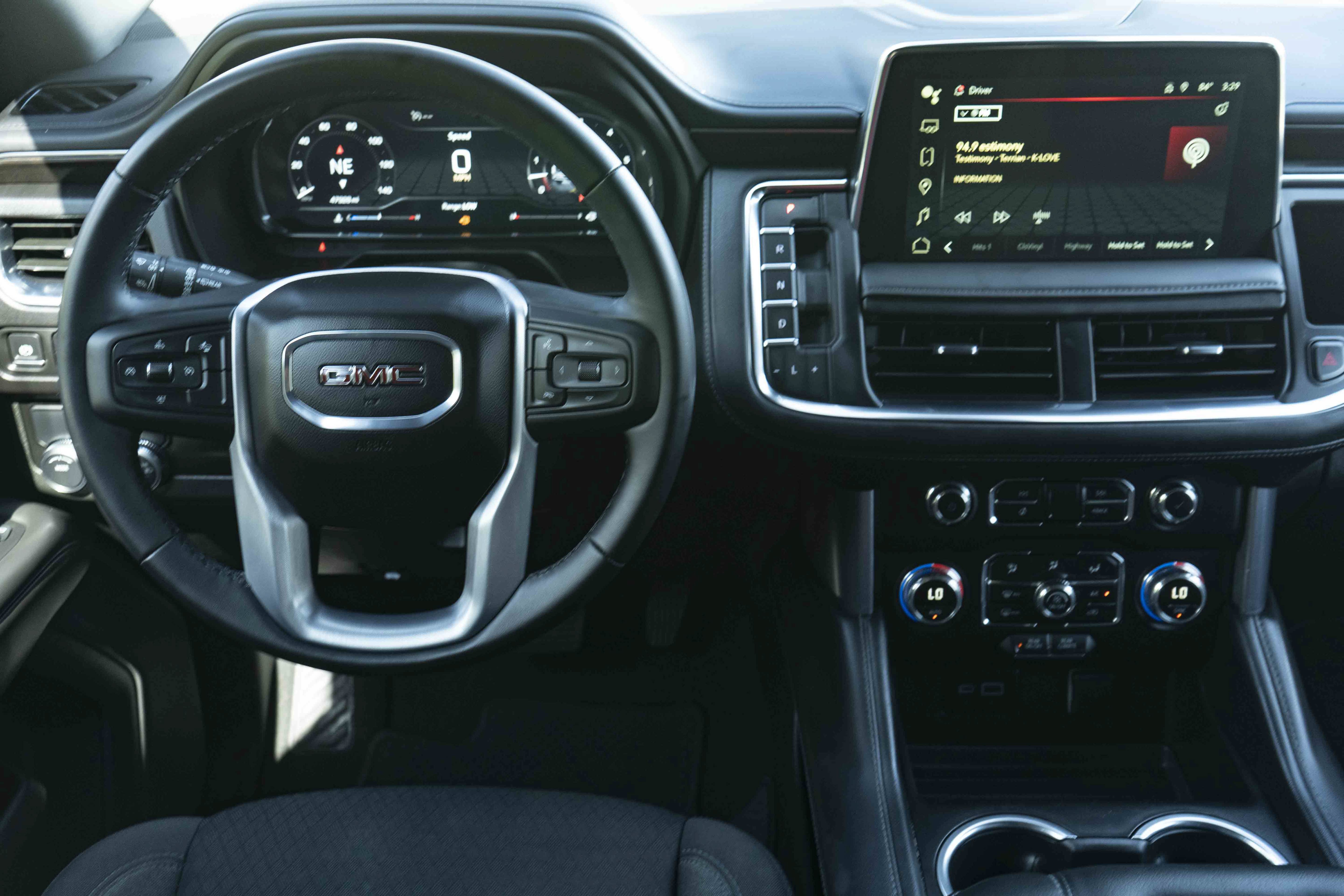 Used 2024 GMC Yukon SLE w/ Gmc Pro Safety Plus Package RWD image 18