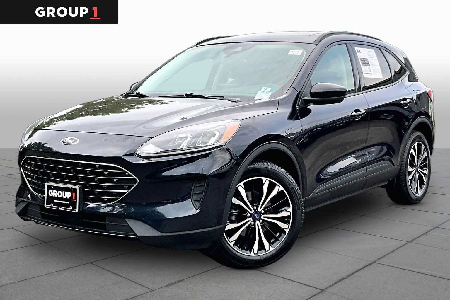 Used 2021 Ford Escape SE w/ SE Sport Appearance Package AWD/4WD image 1